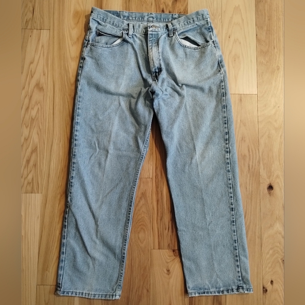 Wrangler Relaxed Fit Light Wash Denim Jeans - Men's Size 36 x 30